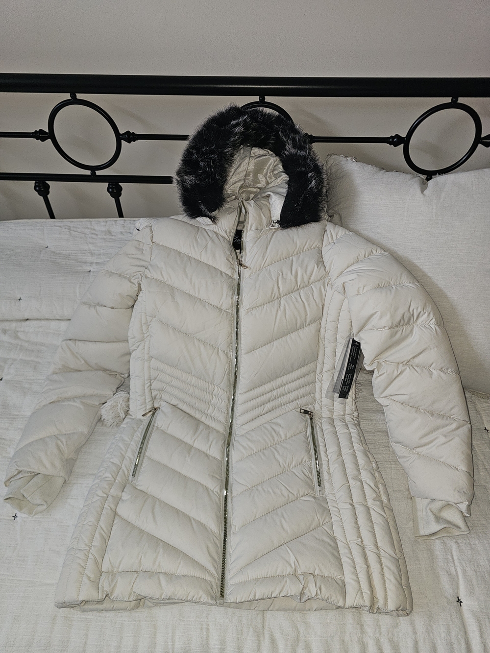 Women's Cream Quilted Ski Jacket with Faux Fur Trim Hood